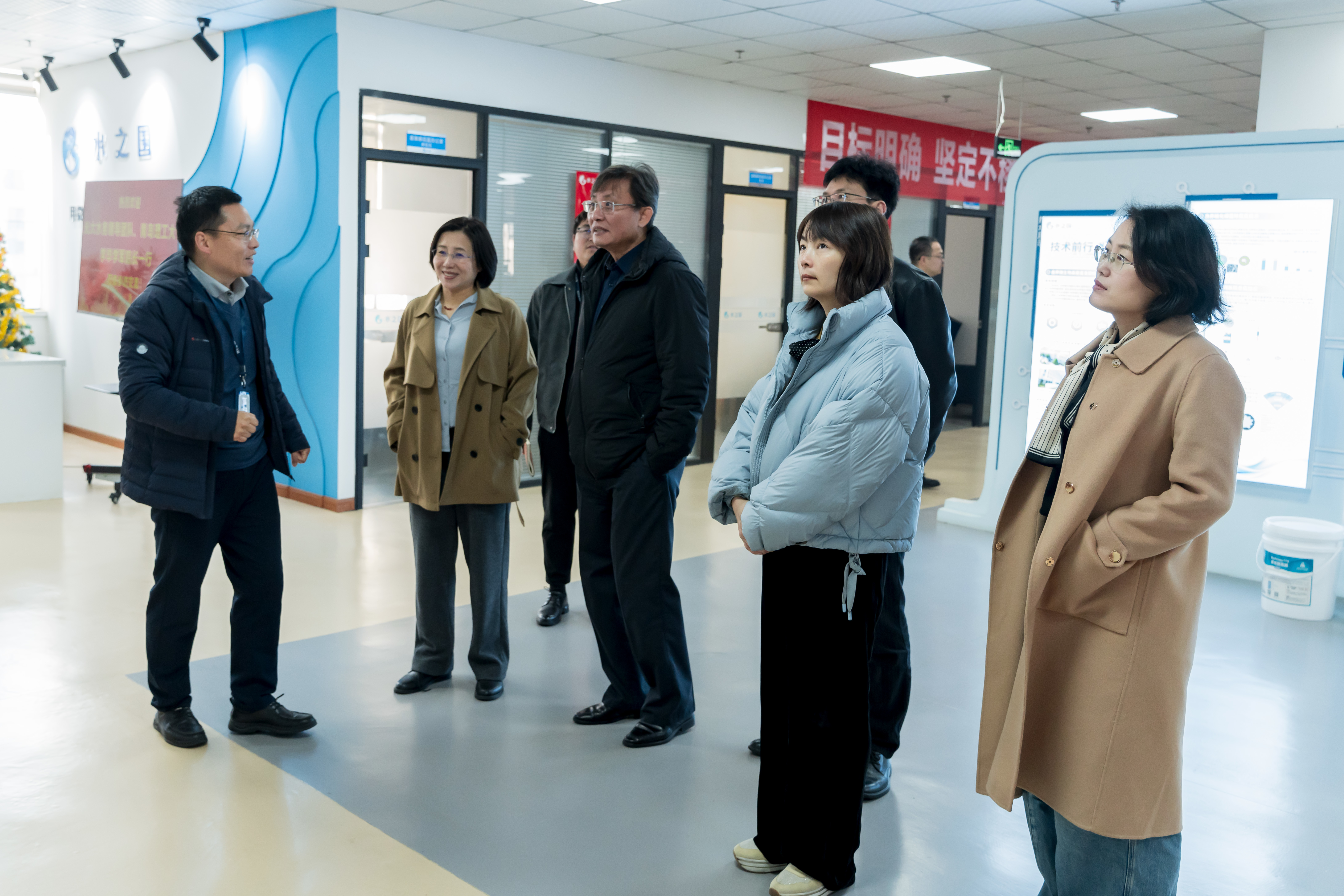 深入污水科技前沿，青岛理工&光大水务莅临j9九游老哥参观交流！